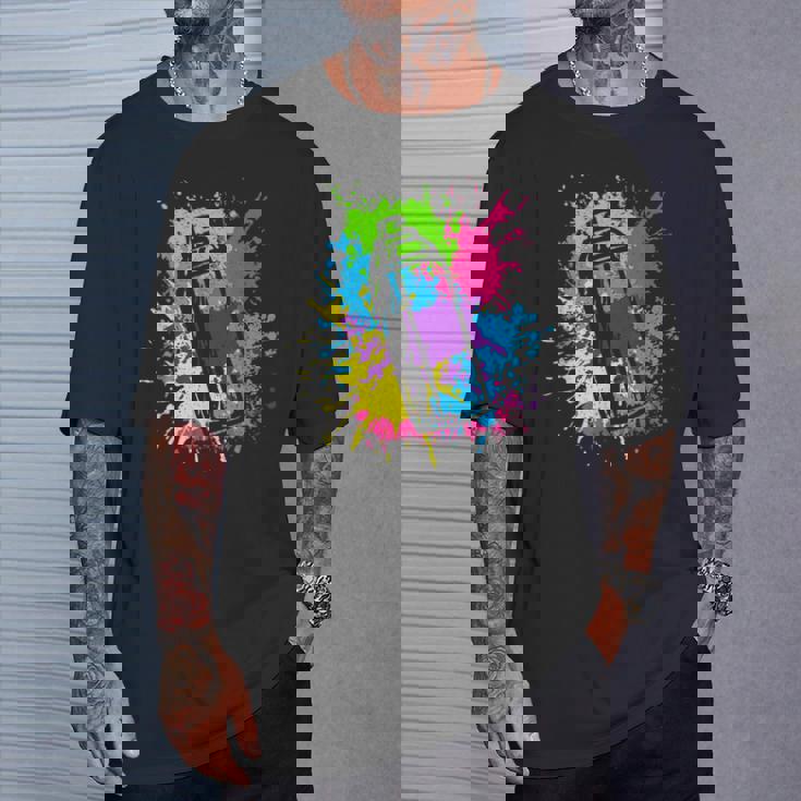 カラフル グラフィティグラフィックスプレーペンキの缶ストリートアートアーティスト Tシャツ 彼への贈り物