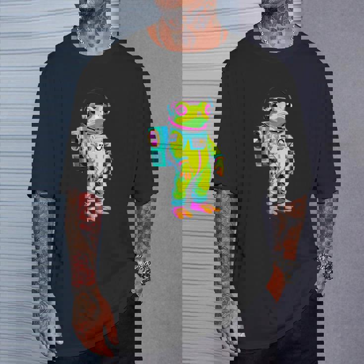 カラフルなカエルの宇宙飛行士キャラクター Tシャツ 彼への贈り物