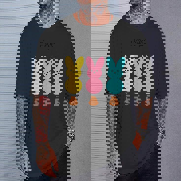 カラフルなマシュマロバニーのうんち Tシャツ 彼への贈り物