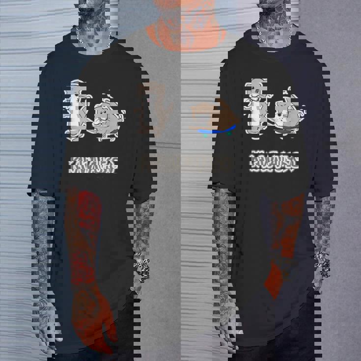 カワウソくん『スケボー』コツメカワウソ ゆるくて かわいい キャラクター イラスト Tシャツ 彼への贈り物