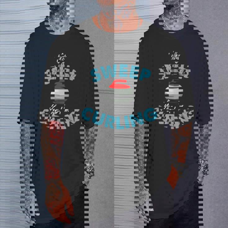 カーリングしているときだけ掃除する-おもしろいカーリング Tシャツ 彼への贈り物