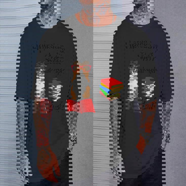 キュート・ハピネス・イズ・シェルティー・アンド・ブックス・シェルティー・マム Tシャツ 彼への贈り物