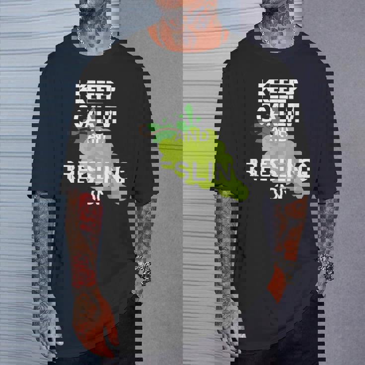 キープ・カームとリースリング・オン・ワイン Tシャツ 彼への贈り物