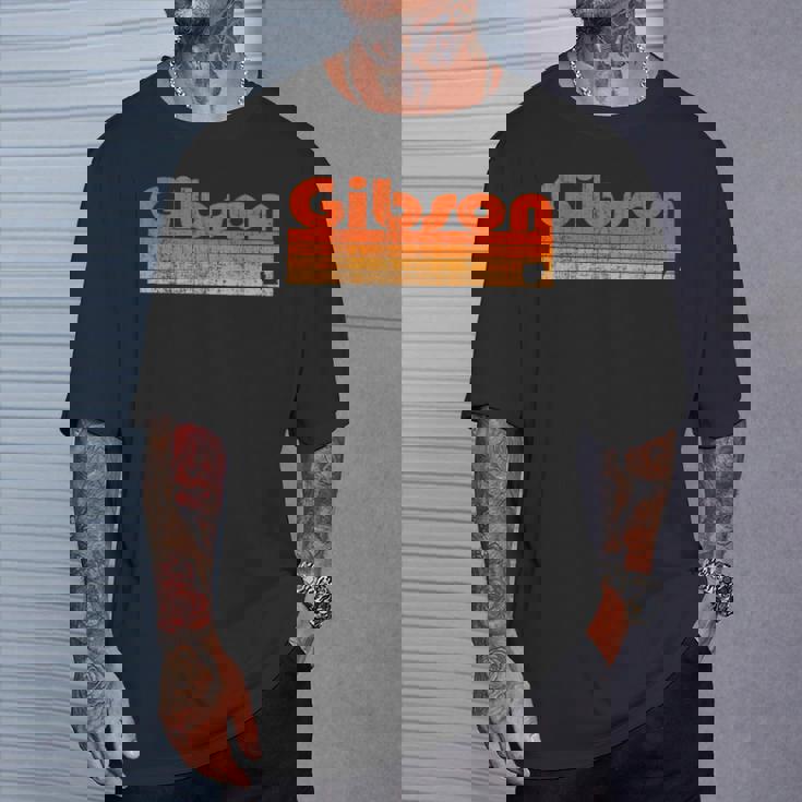 ギブソン、アーカンソーレトロ80年代スタイル Tシャツ 彼への贈り物