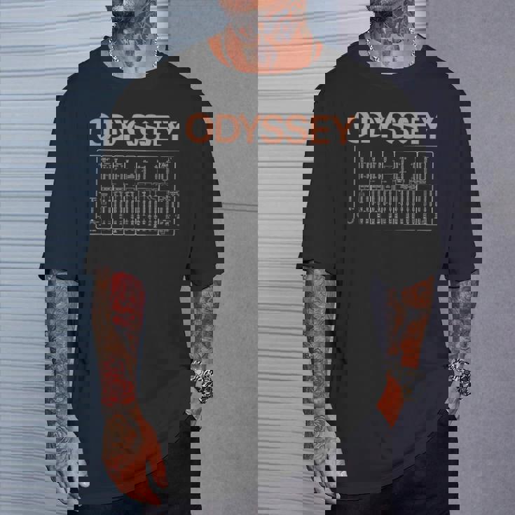 クラシック オデッセイ アナログ シンセ Tシャツ 彼への贈り物