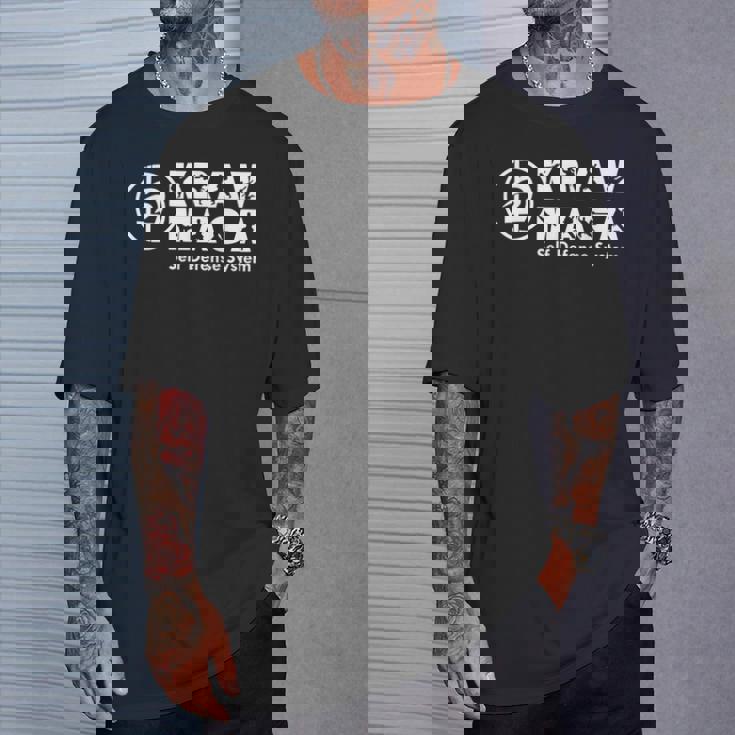 クラヴマガ 格闘技 護身 Tシャツ 彼への贈り物