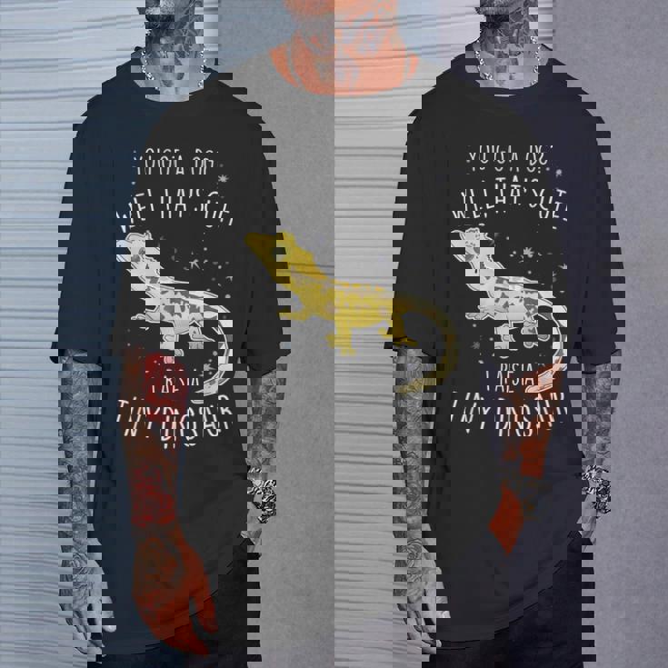 クレステッドゲッコ 小さな恐竜 トカゲ 爬虫類 ペット ハーレクイン Tシャツ 彼への贈り物