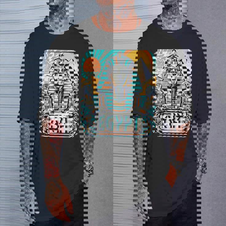 クールなエジプトスフィンクス旅行コスチュームエジプトのお土産。 Tシャツ 彼への贈り物