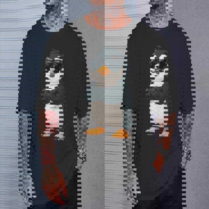 クールなペンギン漫画面白い動物サングラス付き Tシャツ 彼への贈り物