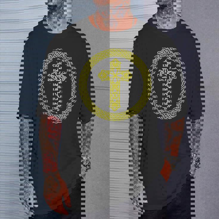 ケルト十字架 キリスト教 聖書 神 信仰 イエスキリスト Tシャツ 彼への贈り物