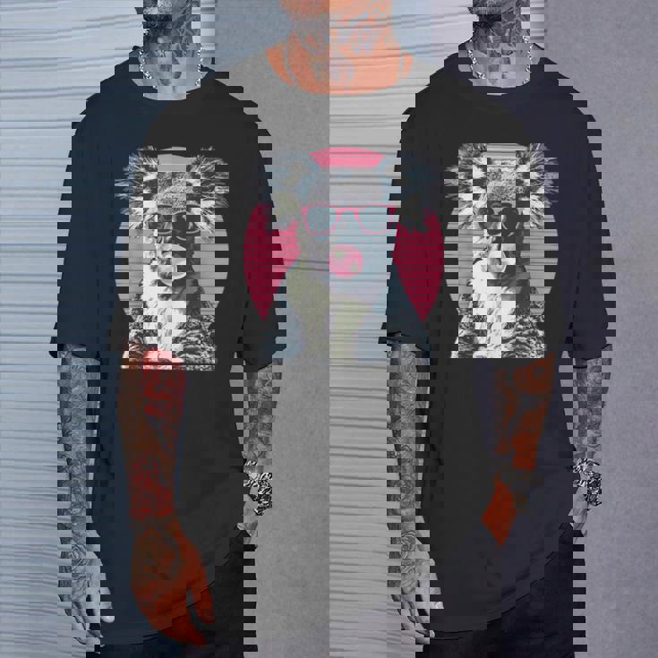 コアラ愛好家のためのサングラスバブルガム付きコアラ Tシャツ 彼への贈り物