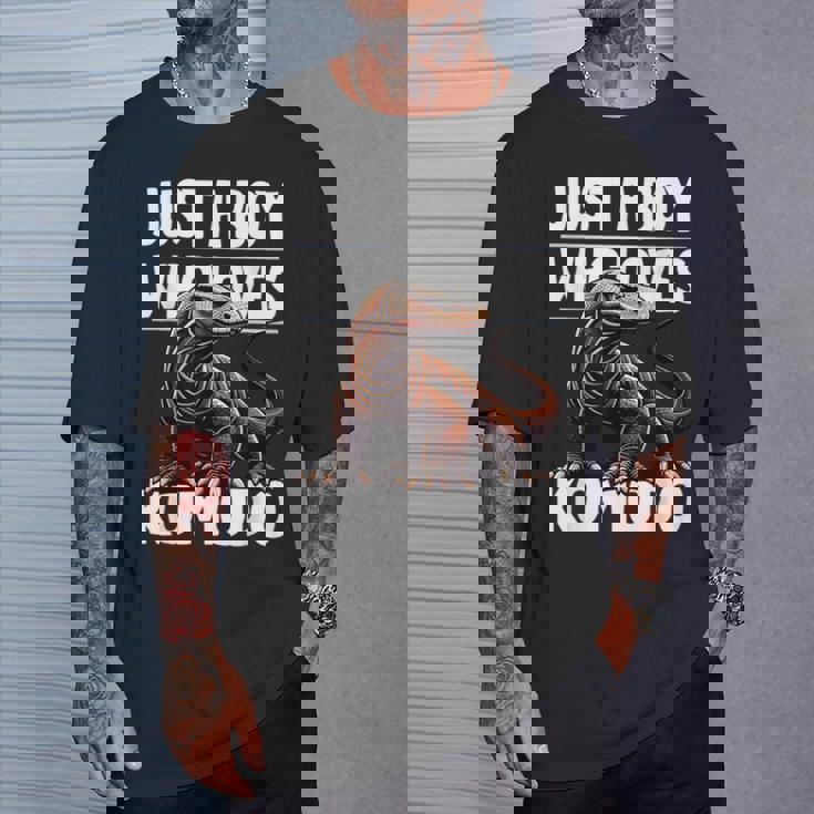 コモドドラゴンを愛するただの少年 男の子 キッズ Tシャツ 彼への贈り物