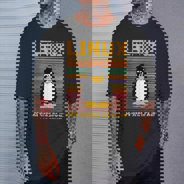 メンズ コンピューター オタク Linux ルートペンギン タックス 言葉 ギフト Tシャツ 彼への贈り物