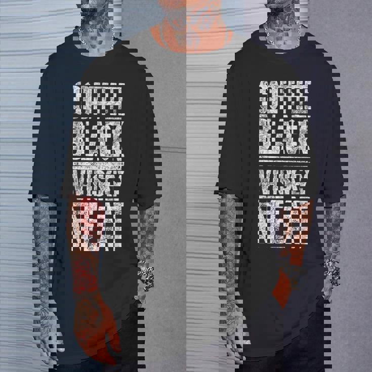 コーヒー ブラック ウイスキー きちんとしたシャツ 面白い バーボン ウイスキー スコッチ Tシャツ 彼への贈り物