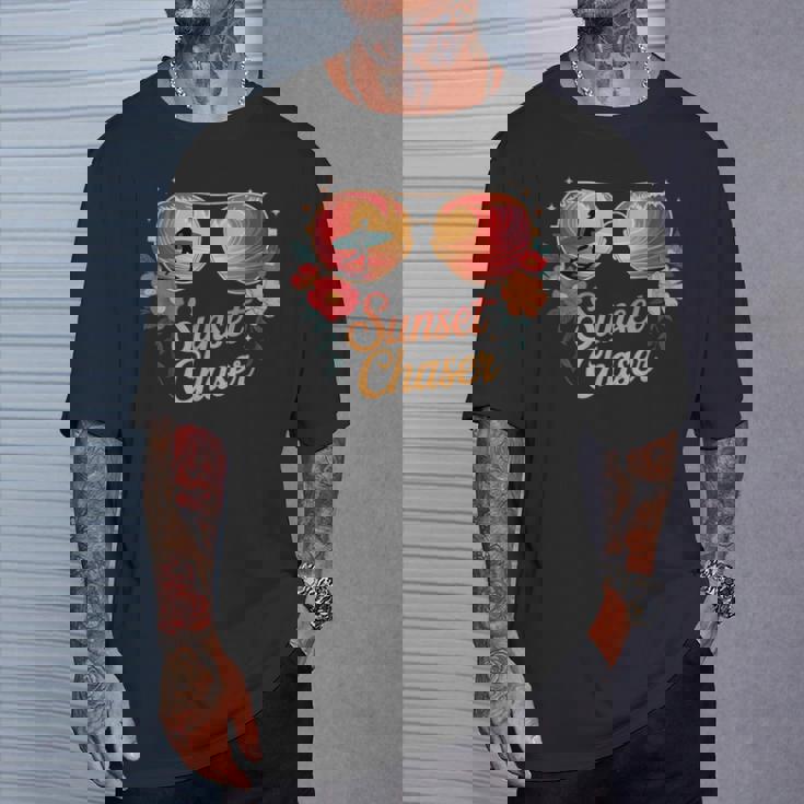 サンセット チェイサー サーフィン トロピカル バイブ Tシャツ 彼への贈り物