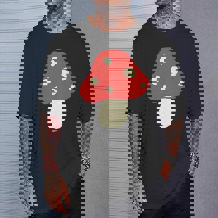 シンプルでキュートなキノコのグラフィック Cute Mushroom Tシャツ 彼への贈り物