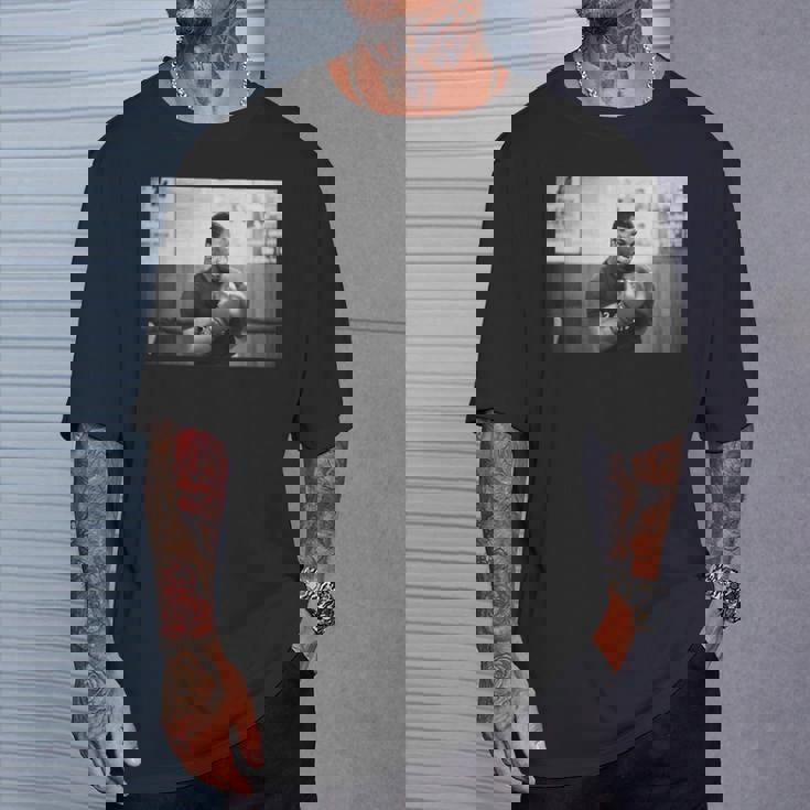 ジェームズ・ティリス対フランク・ブルーノのためにロンドンでボクシングマイク・タイソン。 Tシャツ 彼への贈り物