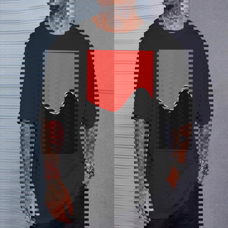 ジオメトリック ツートーン ウェーブ パターン カーミン ピンクとブラック Tシャツ 彼への贈り物