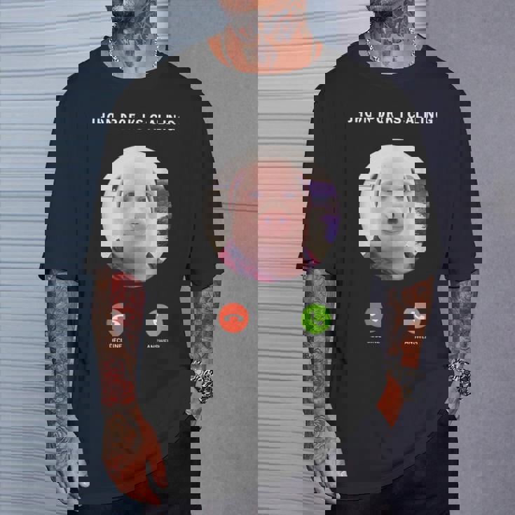 ジョン・ポークがファニー・アンサー・コール・フォンに電話をかけている Tシャツ 彼への贈り物