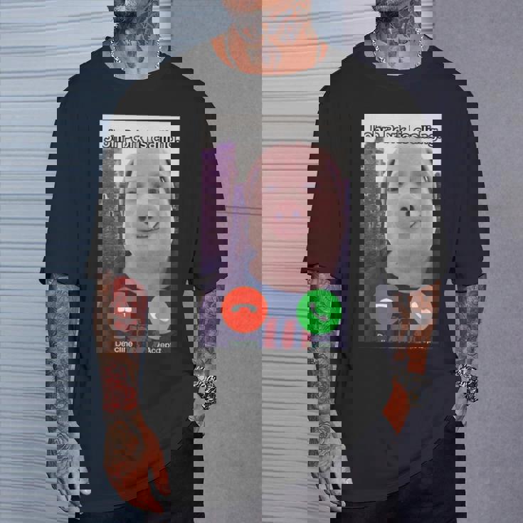 ジョン・ポークがファニー・アンサー・コール・フォンをかけている Tシャツ 彼への贈り物