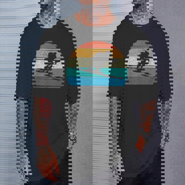 スキー スキー レース スラローム レトロ Tシャツ 彼への贈り物