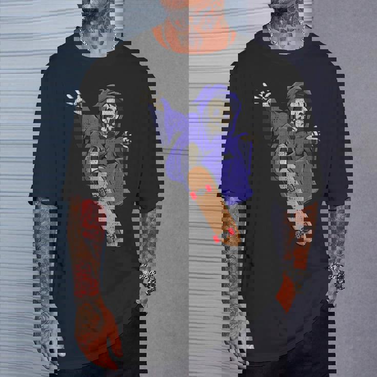 スケボーに乗る骸骨 スケーター ハロウィン Tシャツ 彼への贈り物