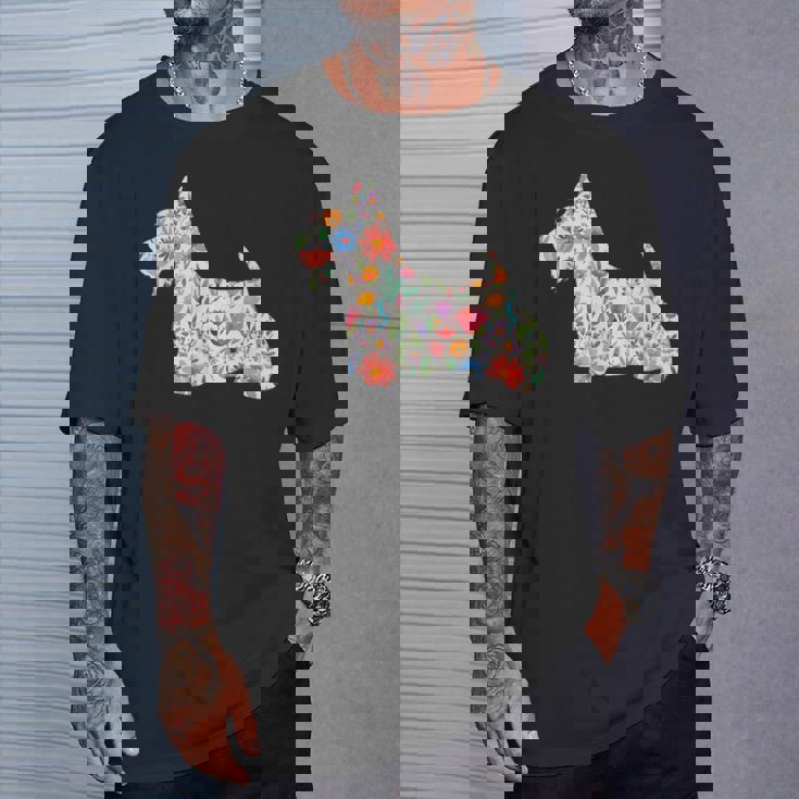 スコティッシュテリア水彩フラワーデザイン。 Tシャツ 彼への贈り物