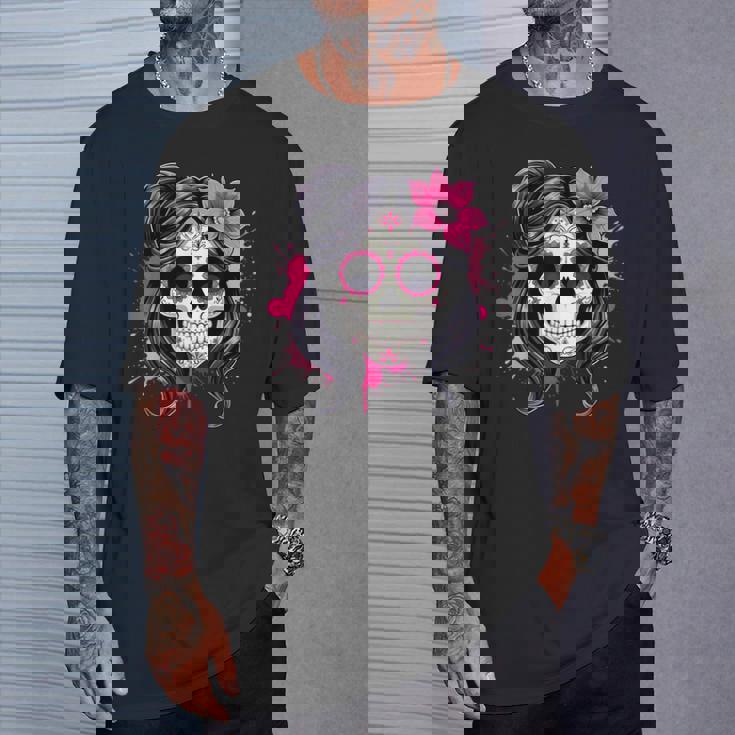 スタイリッシュなマゼンタ サクラ ムエルテ スカルデザイン Dia De Los Muertos Tシャツ 彼への贈り物