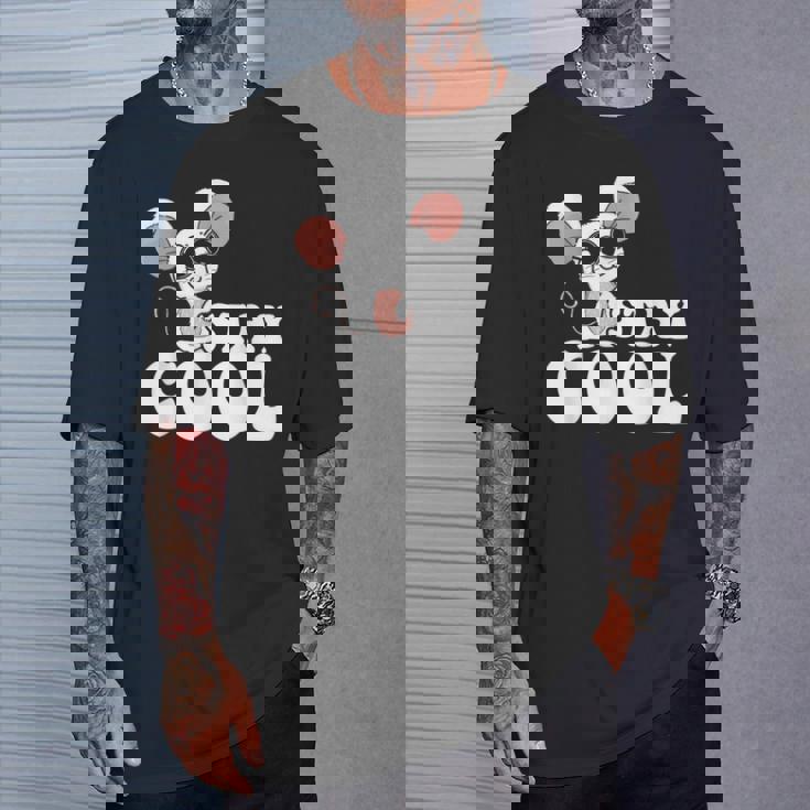 ステイ クール オーサム マウス ウェアリング サングラス 動物 ネズミ Tシャツ 彼への贈り物