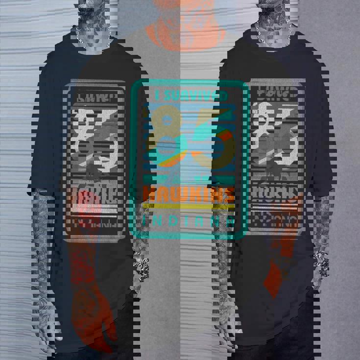 ストレンジャー・シングス ビンテージ デモゴルゴン ポスター ホーキンス インディアナ 85 Tシャツ 彼への贈り物