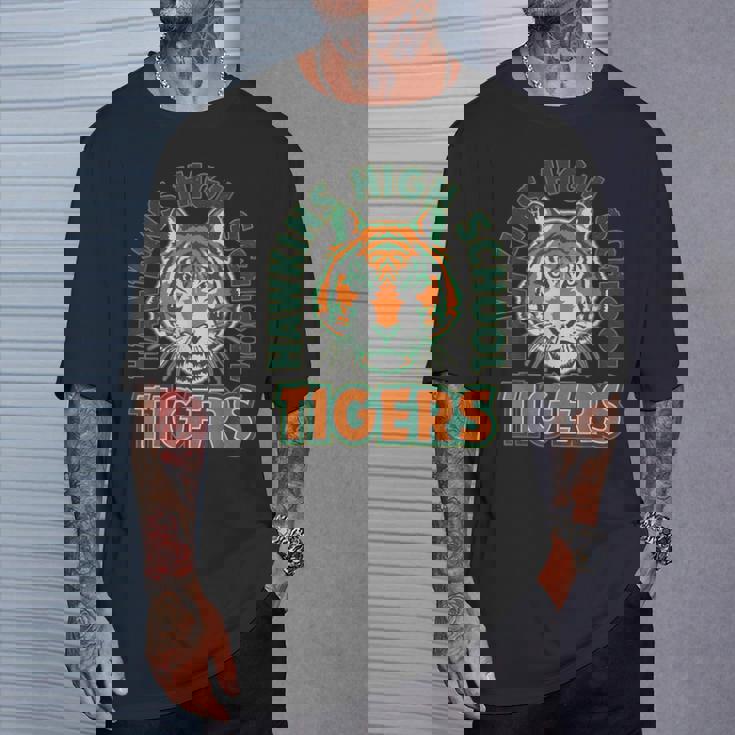 ストレンジャー・シングス ホーキンス・ハイ・タイガース 凝視ファン記念品 Tシャツ 彼への贈り物