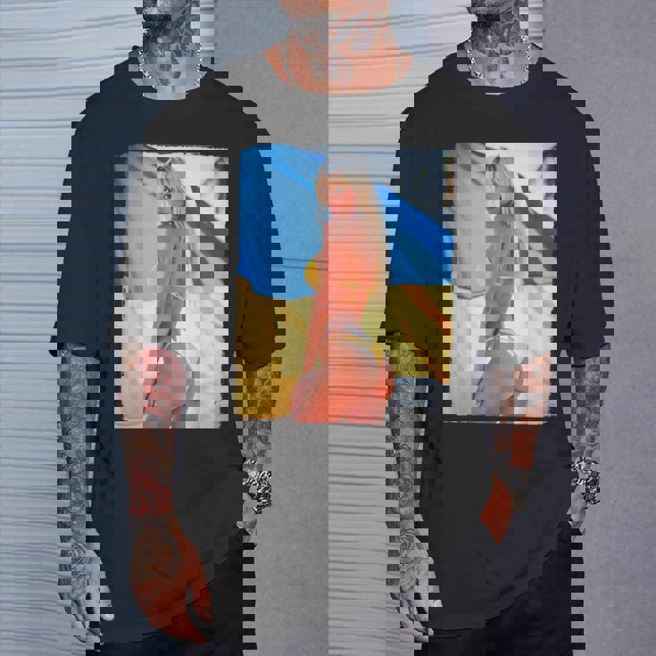 セクシーガールグラフィックtシャツ 「モダンピンナップガール&ウクライナ国旗2」 Tシャツ 彼への贈り物