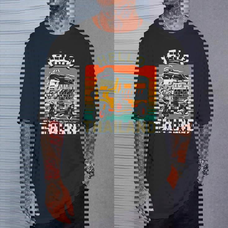 タイのお土産 旅行ギフト ホリデー タイのデザイン Tシャツ 彼への贈り物