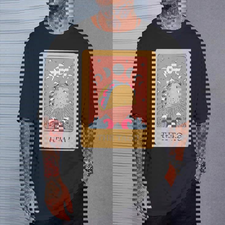 タコスタロット神秘的な星月面白い食通デザイン。 Tシャツ 彼への贈り物