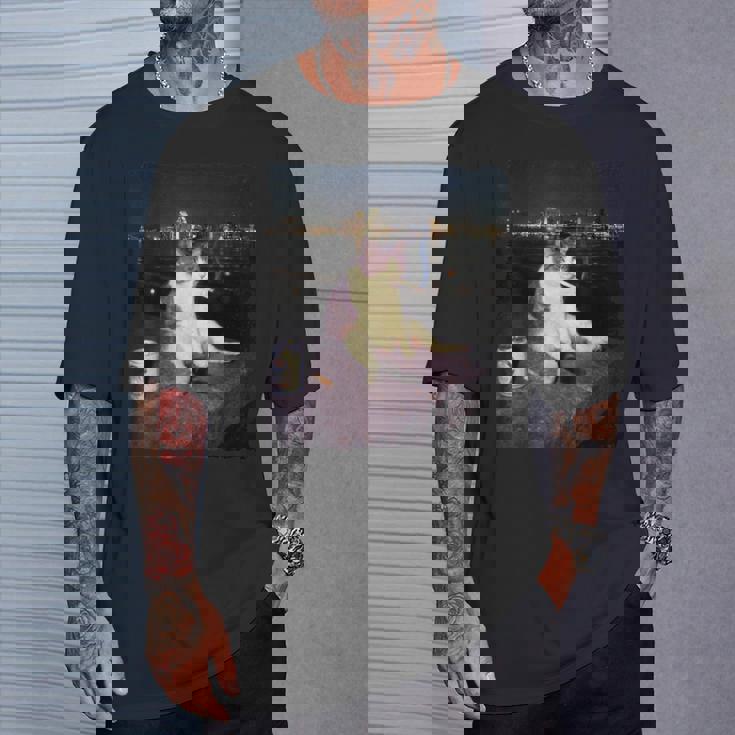 タバコ 子猫 おもしろい 喫煙 猫 ミーム バカ 脳腐 Tシャツ 彼への贈り物