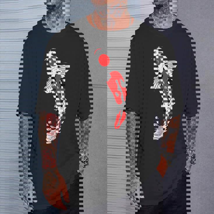 タンチョウサンケ 赤・白・黒鯉 Tシャツ 彼への贈り物