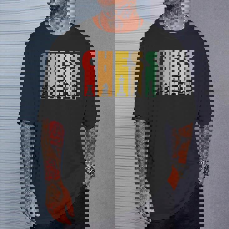 チェス レトロデザイン 戦略思考スポーツギフト Tシャツ 彼への贈り物