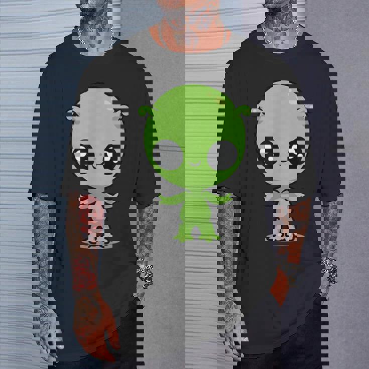 チビ カワイイ エイリアン Ufo 宇宙人 Tシャツ 彼への贈り物