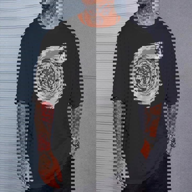 チューニング ターボチャージャー モータースポーツ 車好き 車 ターボ エンジン Tシャツ 彼への贈り物