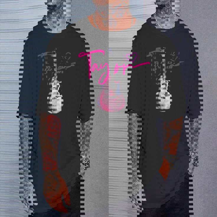 テイラーのファーストネーム 私はテイラーガールが大好きです かわいいギター Tシャツ 彼への贈り物