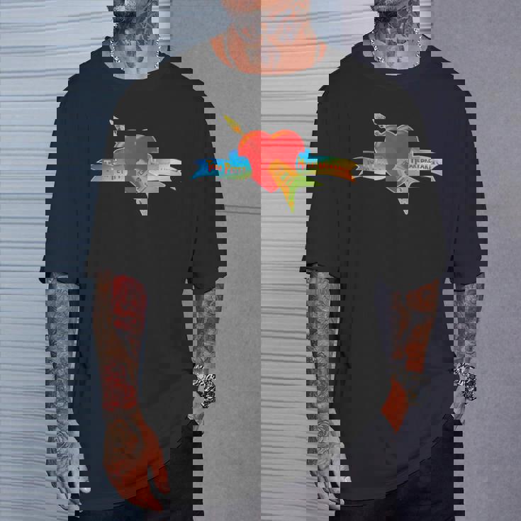 トム・ペティとハートブレイカーズのクラシックロゴ。 Tシャツ 彼への贈り物