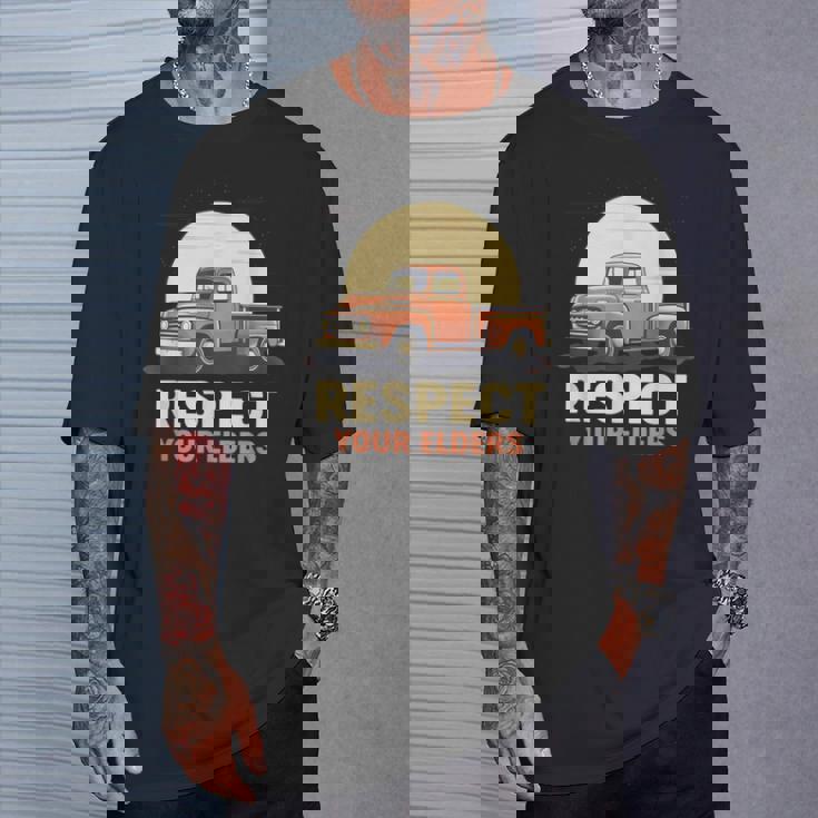 トラック ヴィンテージ オールド クラシック 学校 アメリカン ピックアップ レトロ ファーム Tシャツ 彼への贈り物