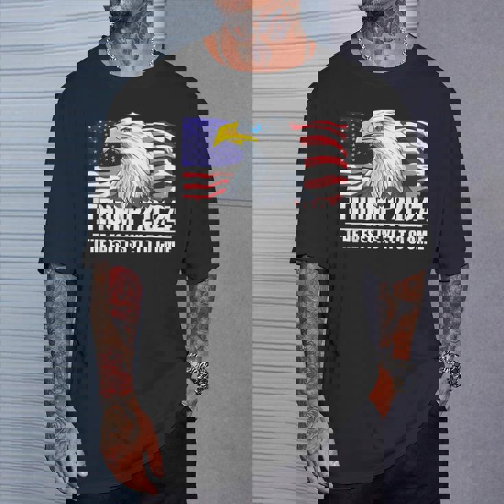 トランプ 2024年 イーグル アメリカ国旗 ドナルド・トランプ選挙 2024年 Tシャツ 彼への贈り物