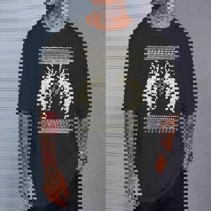 ネイティブアメリカン カルチャー ココペリ ミュージシャンボーダー 2 楽しい Tシャツ 彼への贈り物