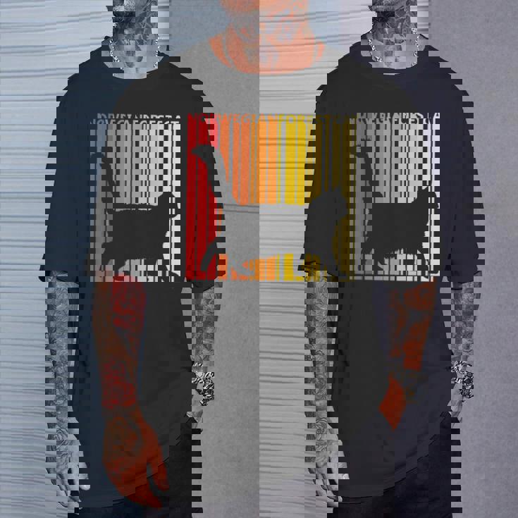 ノルウェージャンフォレストキャット 猫の所有者の贈り物 Tシャツ 彼への贈り物