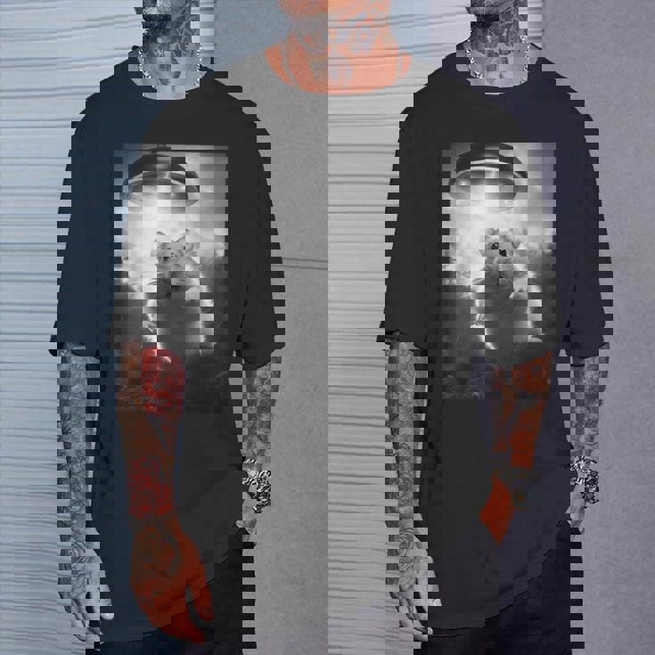 ハムスターを追うufo、クレイジーな動物、面白いハムスター Tシャツ 彼への贈り物