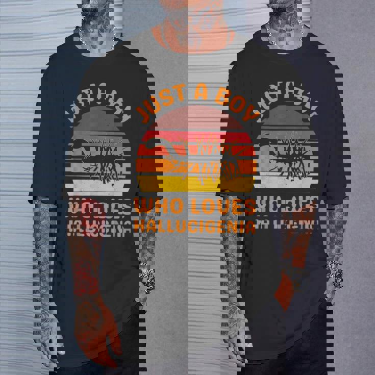 ハルキゲニアの化石絶滅虫が大好きなただの少年 Tシャツ 彼への贈り物