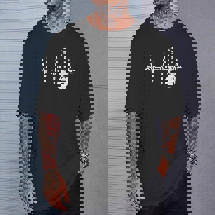 ハートビート ギター好き クラシックギター クラシック音楽 アコースティックギター ギター部 ジャズ音楽 ギター Tシャツ 彼への贈り物