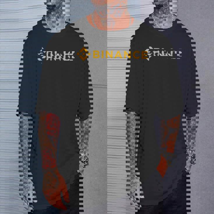 バイナンス-暗号通貨交換とdefi暗号エコシステム Tシャツ 彼への贈り物