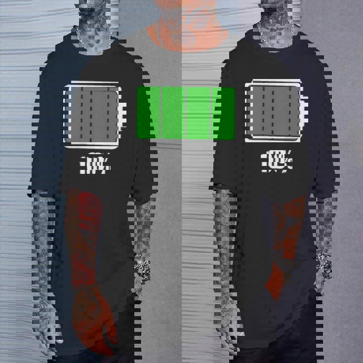 バッテリー100シャツ バッテリーハートフル充電バッテリーフル。 Tシャツ 彼への贈り物